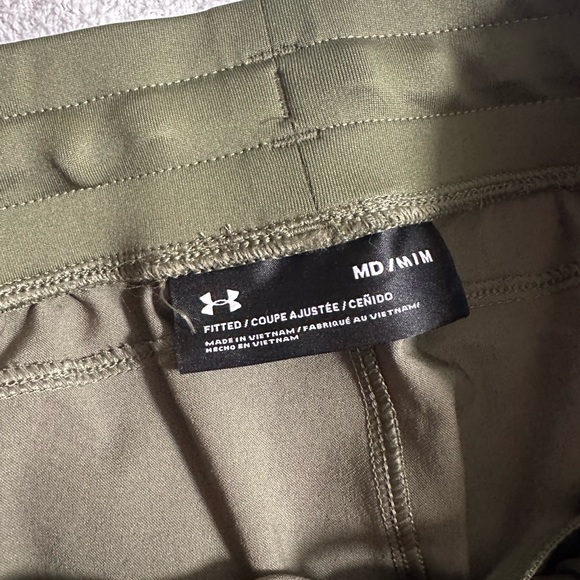 The Underarmour Unstoppable tapered pants size medium NWOT - Picture 11 of 12